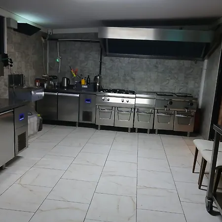 Ξενοδοχείο Apera Garden 5*